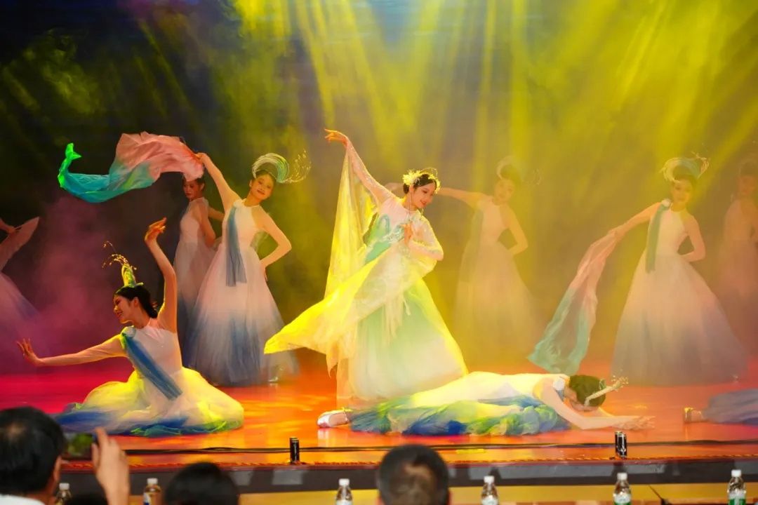 师生阿卡贝拉《平凡之路》