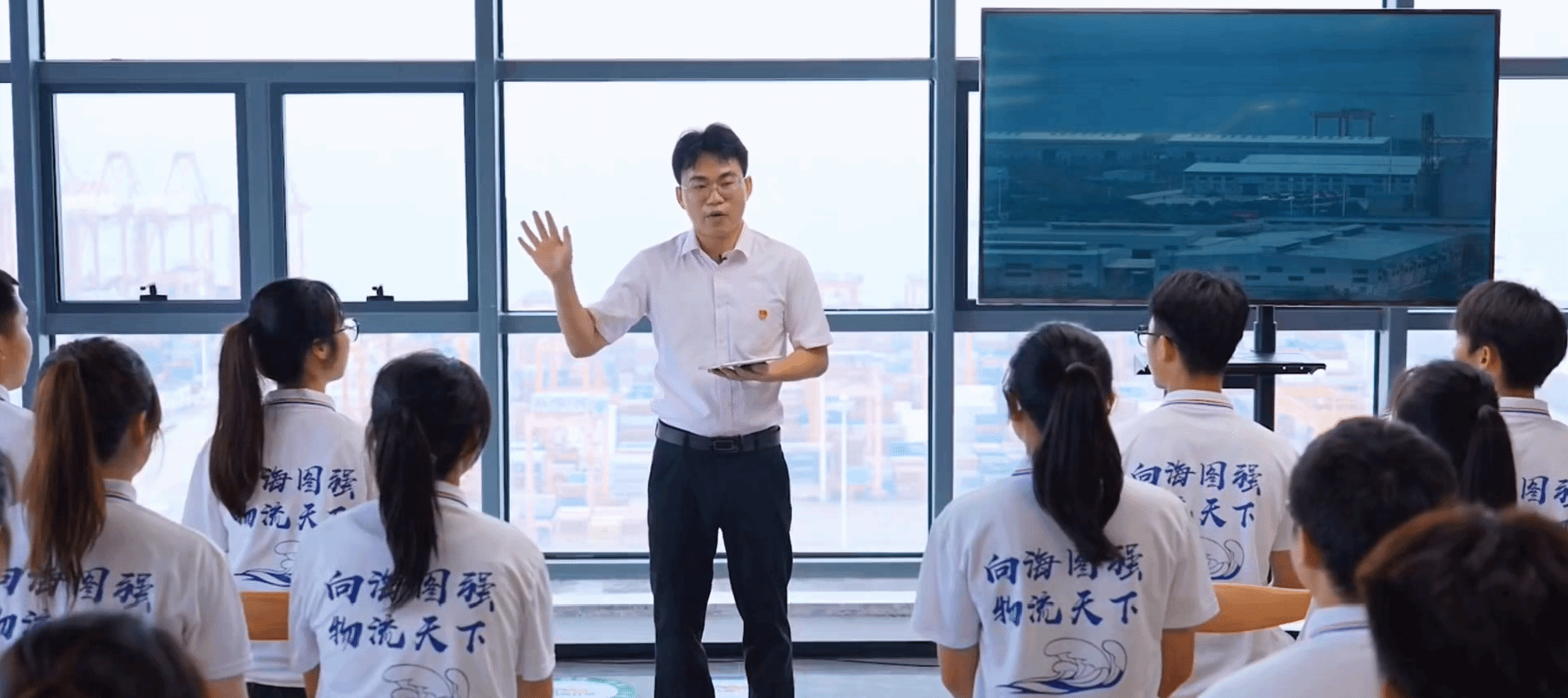 扬师德之帆，匠心育才铸辉煌——马克思主义学院黄培强老师载誉前行