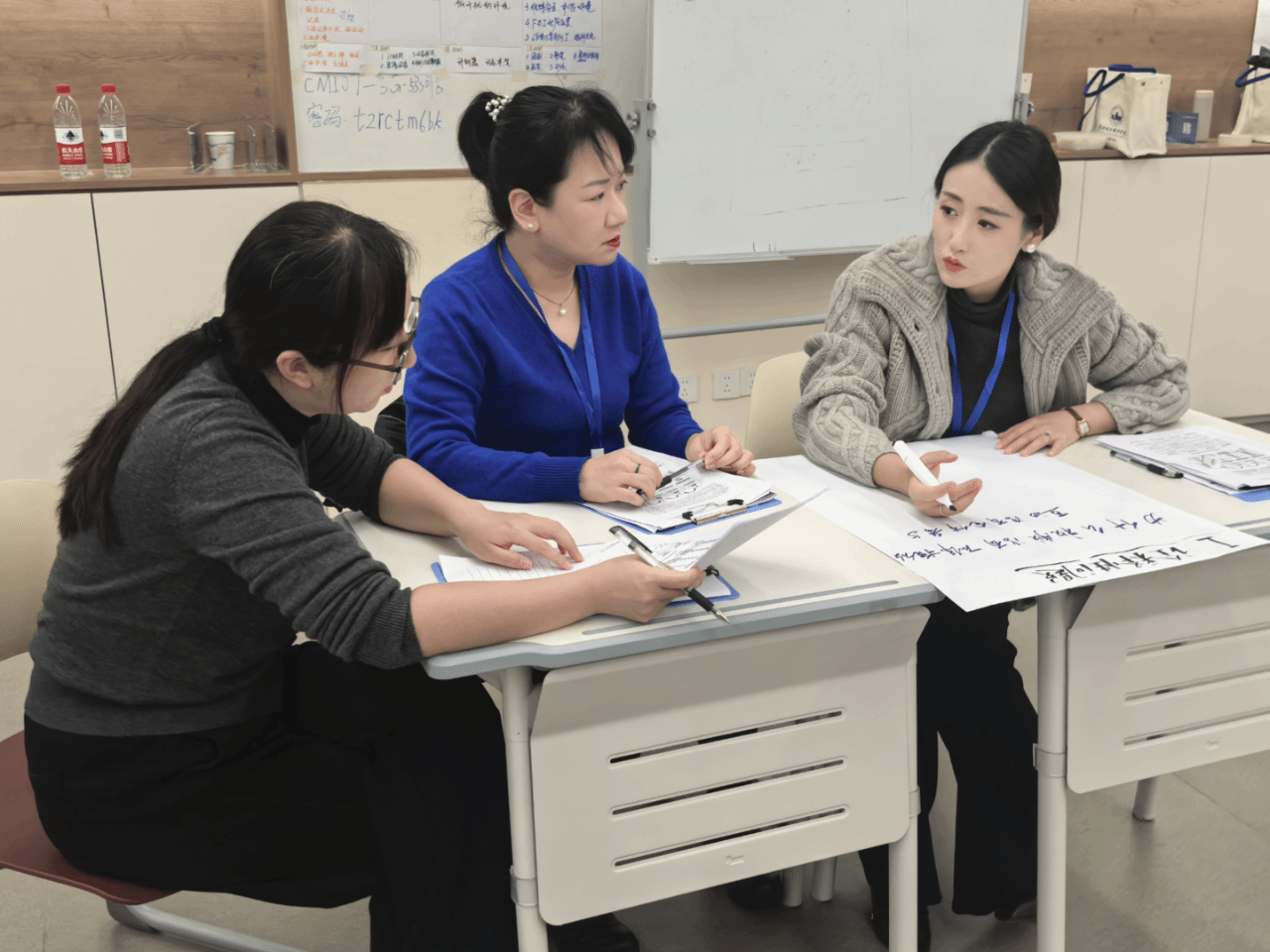 王甲莉老师在参与FDW引导员工作坊培训