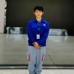 潘信华：不畏风雨向阳开，共话励志青春梦