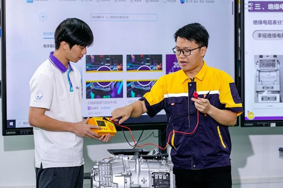 新能源汽车实训室