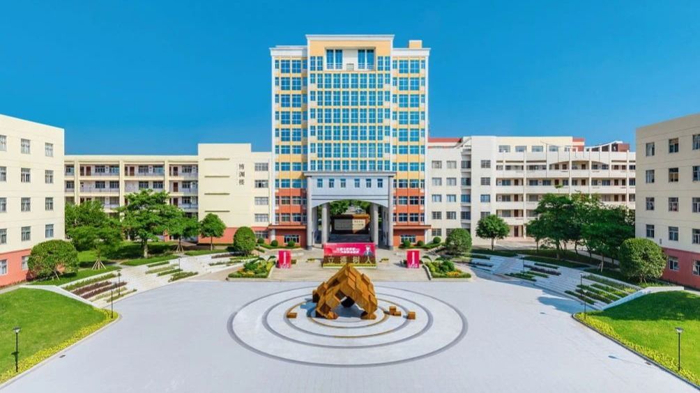 2024年度荣光丨广西英华国际职业学院荣誉丰盈而闪耀