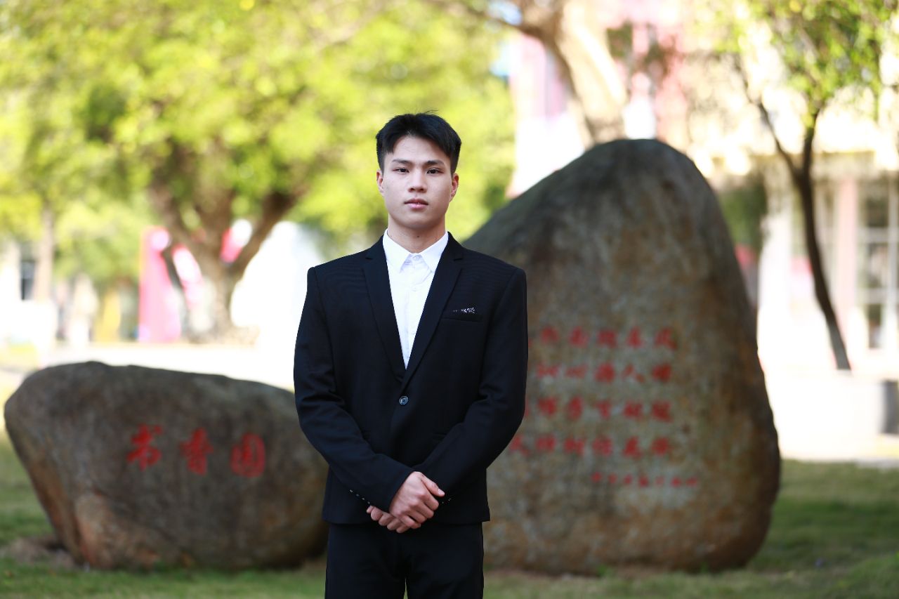 沈昌华 22级新能源汽车技术 