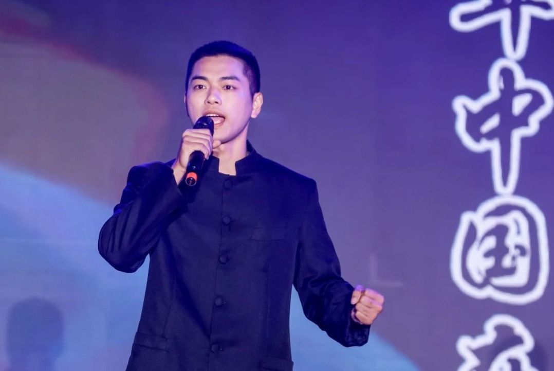 黄荣强：青春榜样，一位学生的卓越成长之路