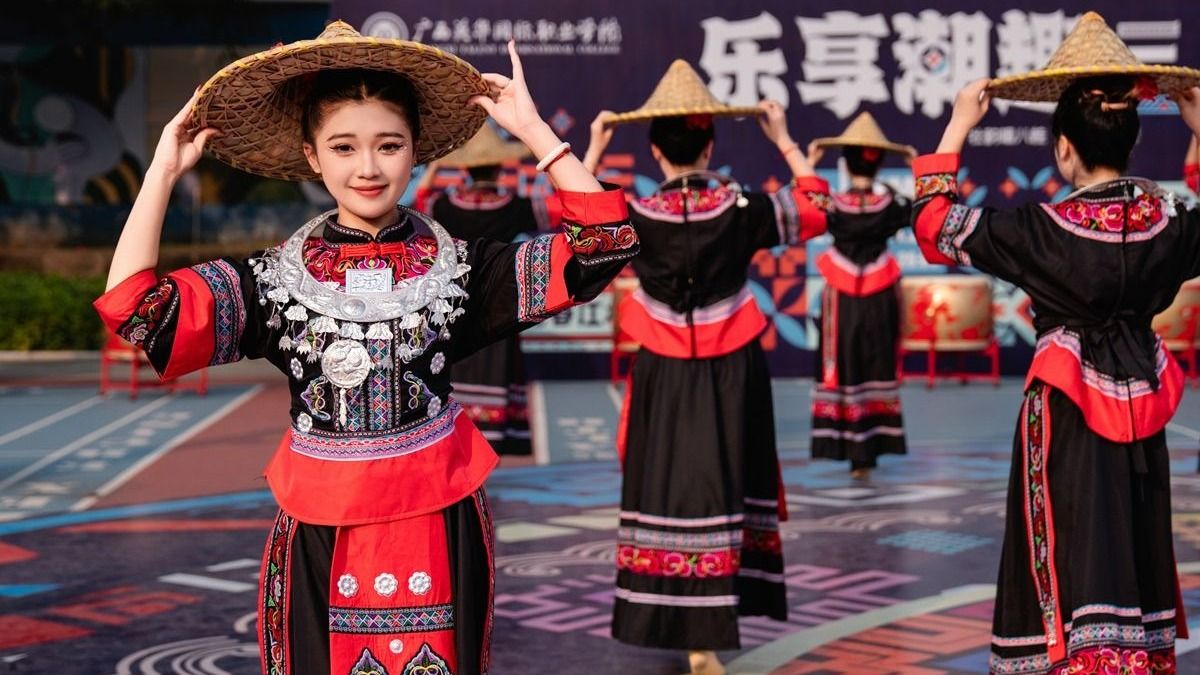 广西英华“三月三”：非遗盛宴，青春华章
