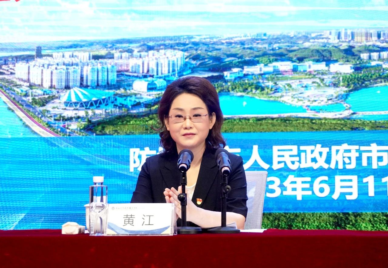 谈感想 说收获  黄江市长在我校讲授的专题思政课引起师生热烈反响