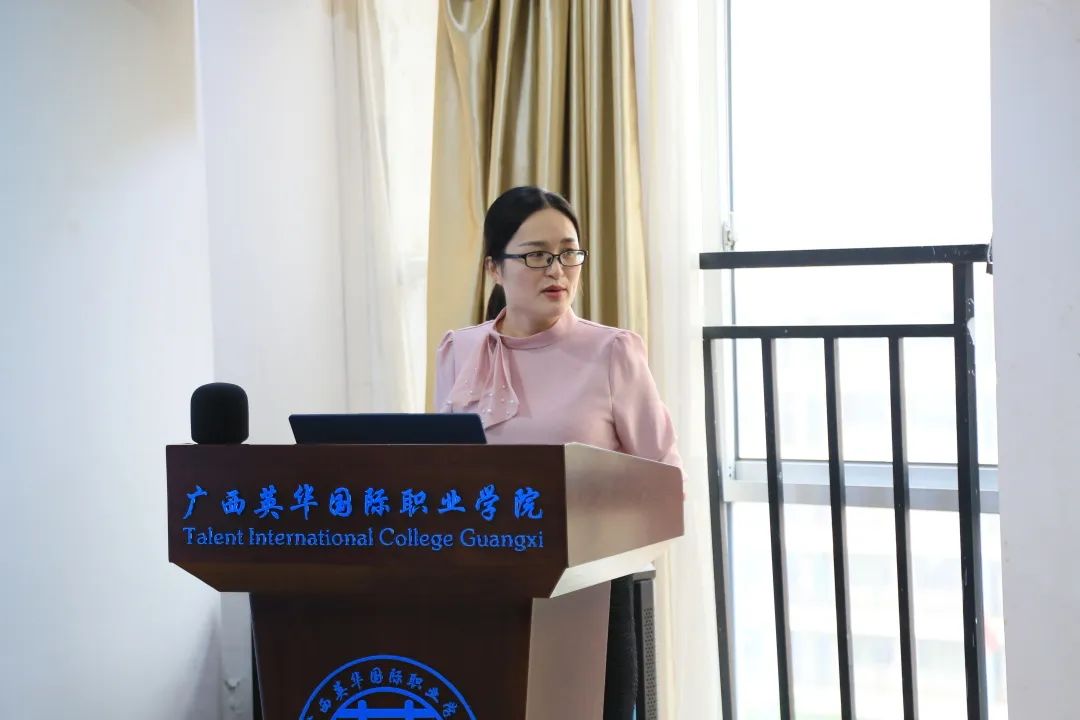 教务处副处长陈广晓讲话