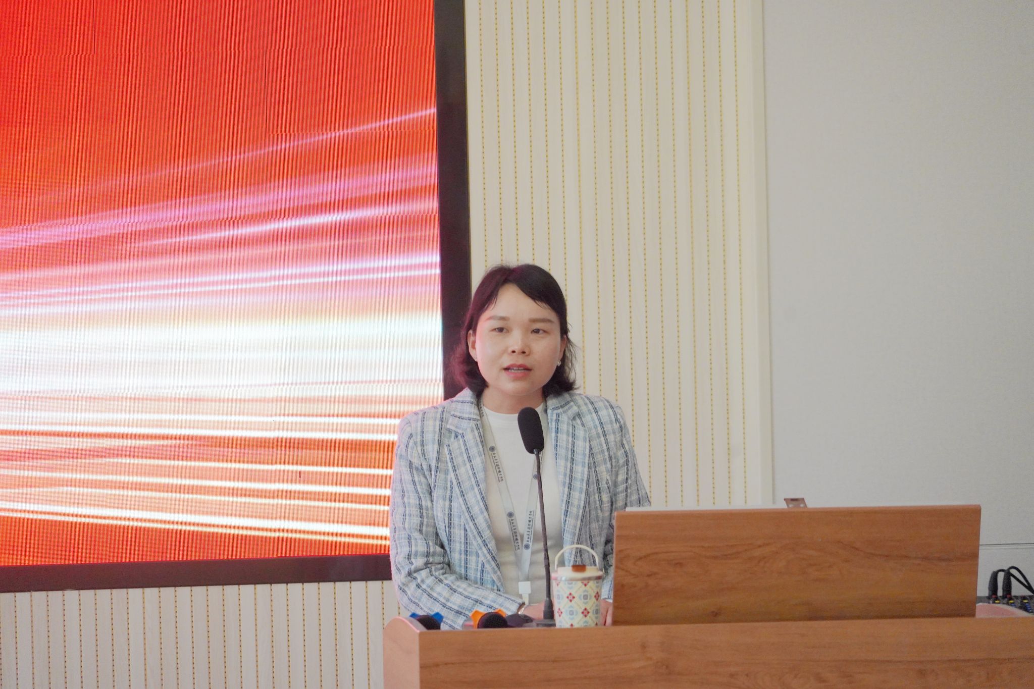 副校长叶春珍为启动仪式作总结