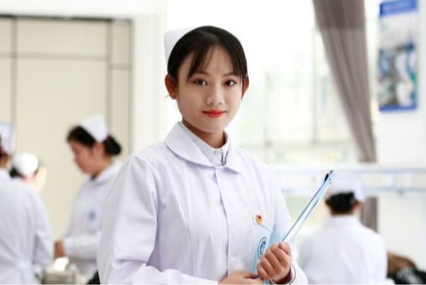 罗祉妍：与优秀同行，展卓越风采