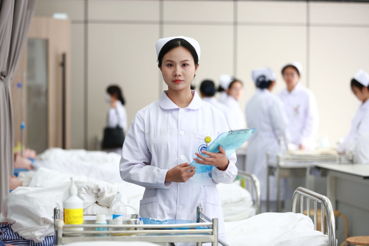 潘李洋 2022级护理