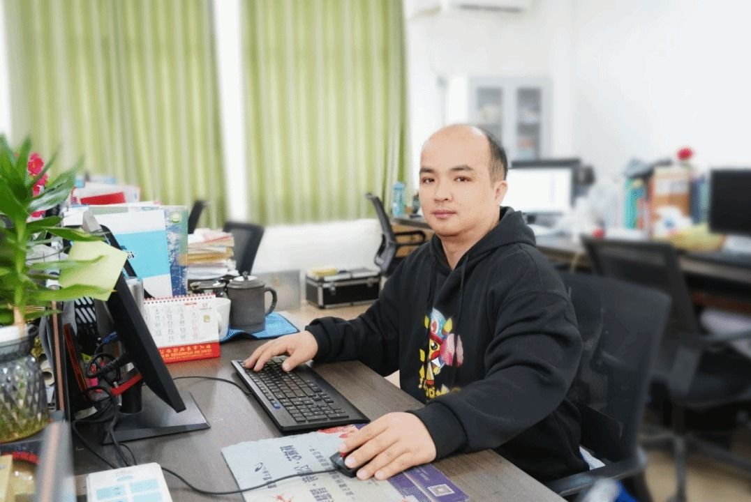 李友华：文化手册坚定我们拥抱新理念、谋求新突破的决心