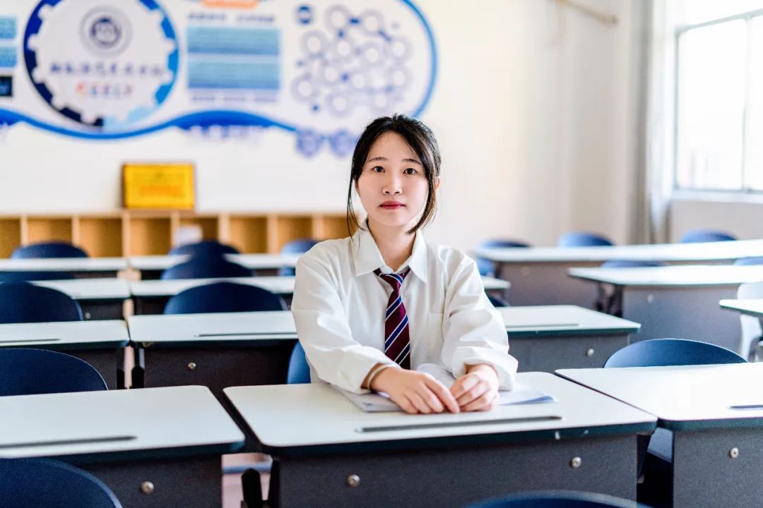 观众黄炎荣同学