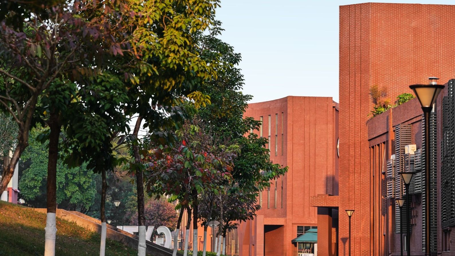 广西英华国际职业学院2025年报考指南